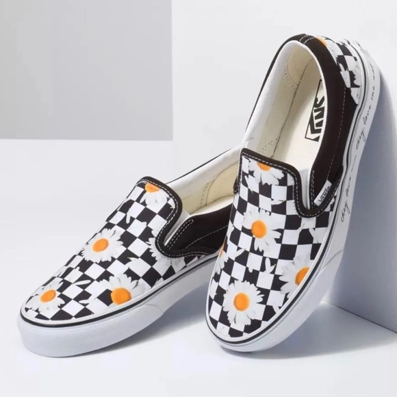 Vans Women’s Classic Slip-On  "Love Me/Love Me Not" Checker Daisy  VN0A5JMHB0B - Picture 7 of 11